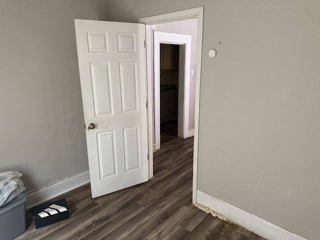 1315 Poindexter St: photo 32
