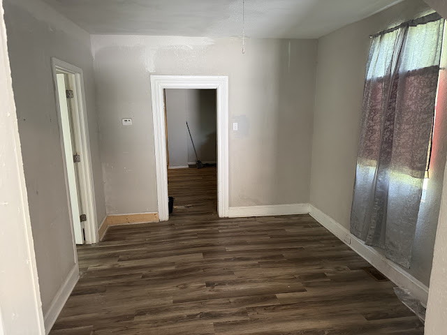 1315 Poindexter St: photo 10