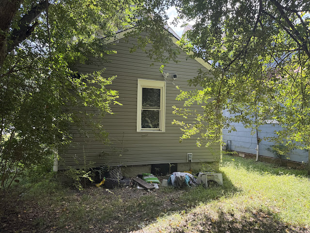 1315 Poindexter St: photo 26
