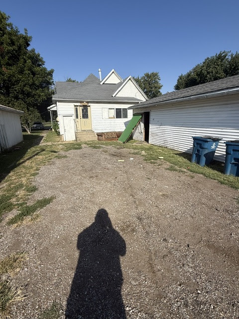 327 N Hickory St: photo 3