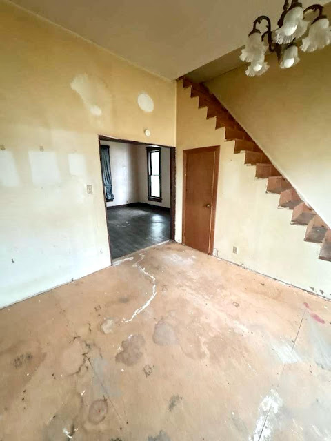 120 N Crowder St: photo 25