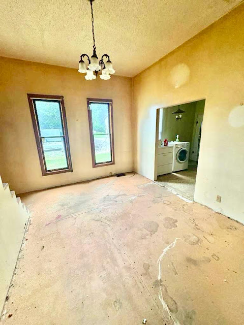 120 N Crowder St: photo 26