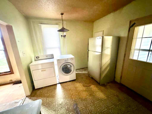 120 N Crowder St: photo 14