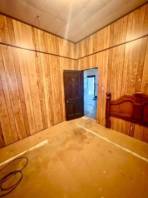 120 N Crowder St: photo 17