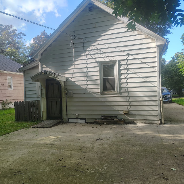 1175 E Division St: photo 5