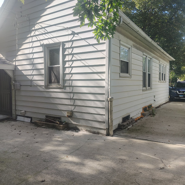 1175 E Division St: photo 68