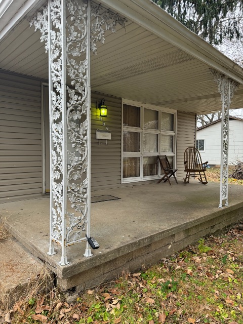 327 Sauget Ave: photo 3