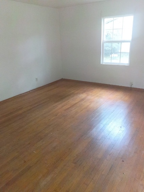 327 Sauget Ave: photo 4