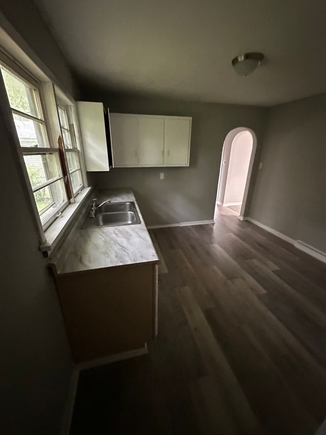 1970 N Maple Ave: photo 64