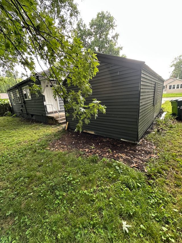 1970 N Maple Ave: photo 51