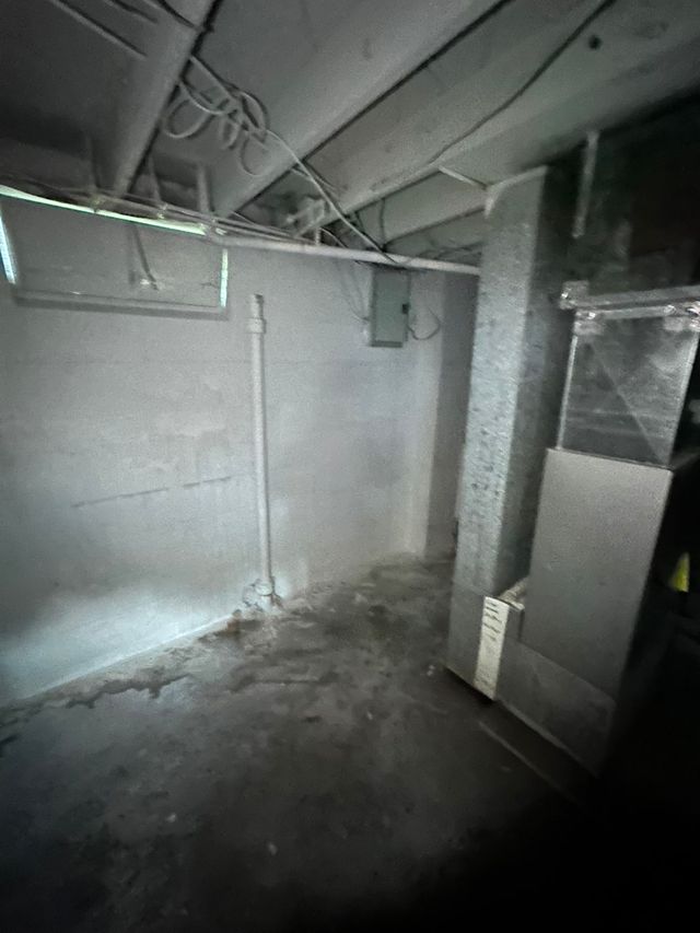 1970 N Maple Ave: photo 62
