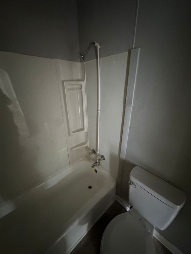 1970 N Maple Ave: photo 69
