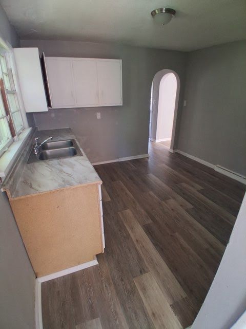 1970 N Maple Ave: photo 16