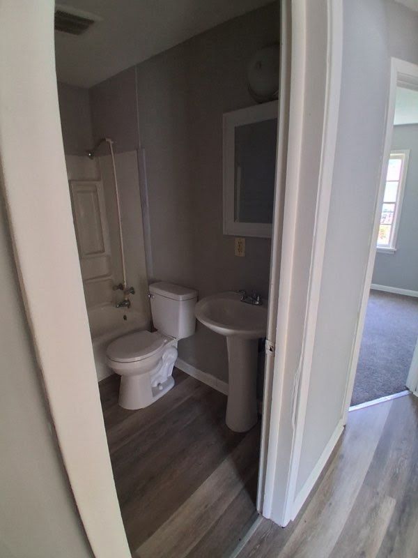 1970 N Maple Ave: photo 22