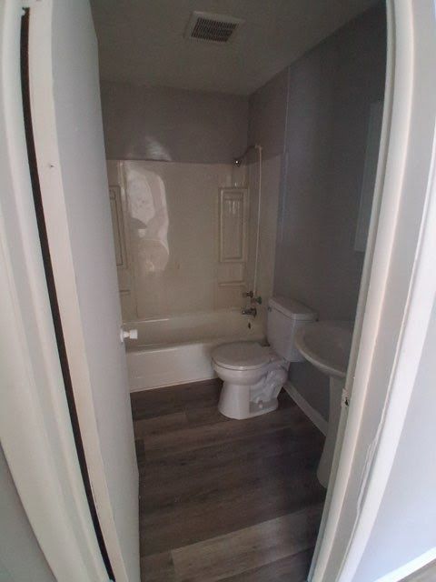 1970 N Maple Ave: photo 21
