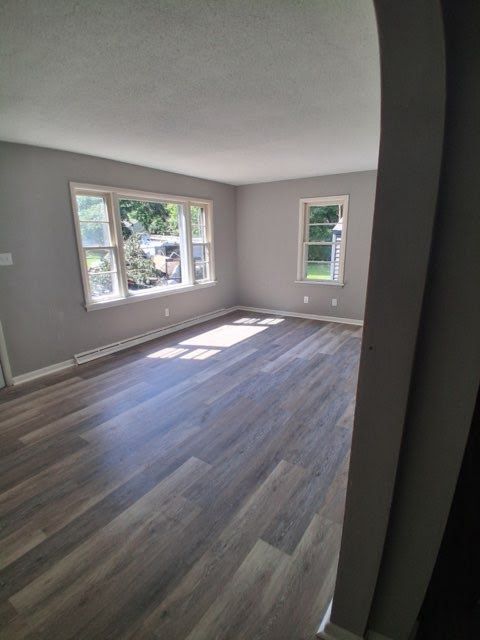1970 N Maple Ave: photo 10
