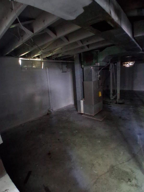 1970 N Maple Ave: photo 38