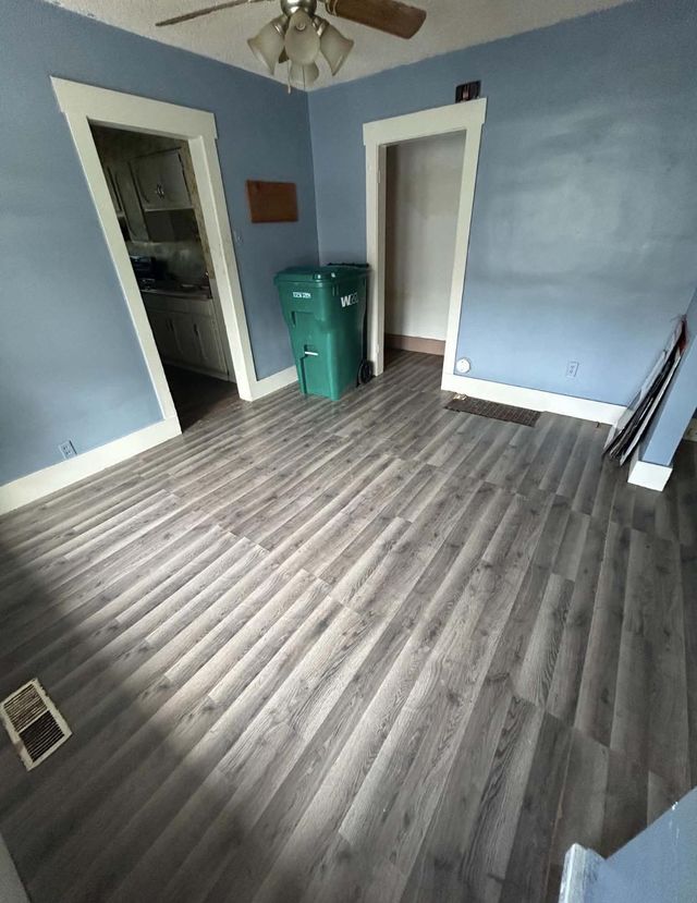 1484 E Moore St: photo 5