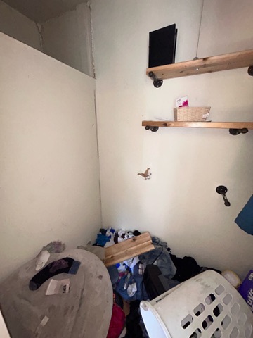 2964 Iowa St: photo 37