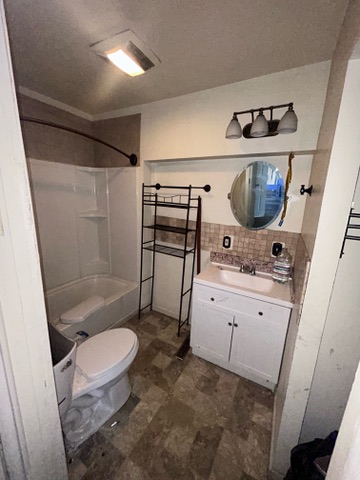 2964 Iowa St: photo 29