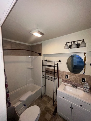 2964 Iowa St: photo 10