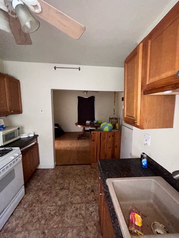 2964 Iowa St: photo 9