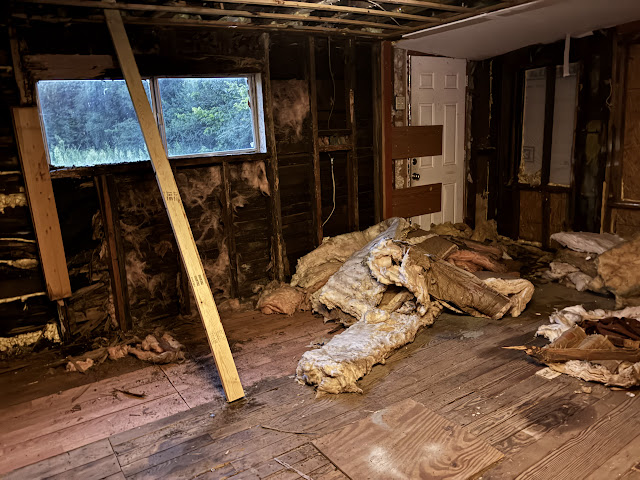 2416 Mary St: photo 8