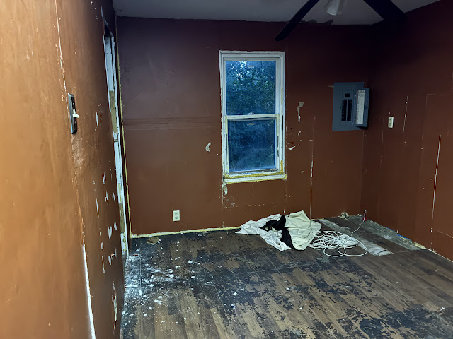 2416 Mary St: photo 5