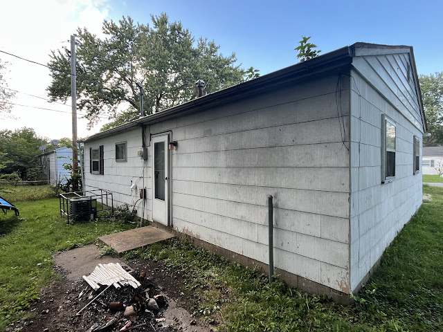 1322 Williams St: photo 2