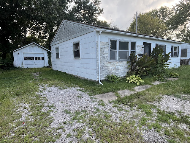 1322 Williams St: photo 3