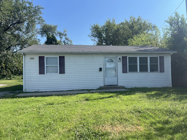 805 Sparks Ave: main photo