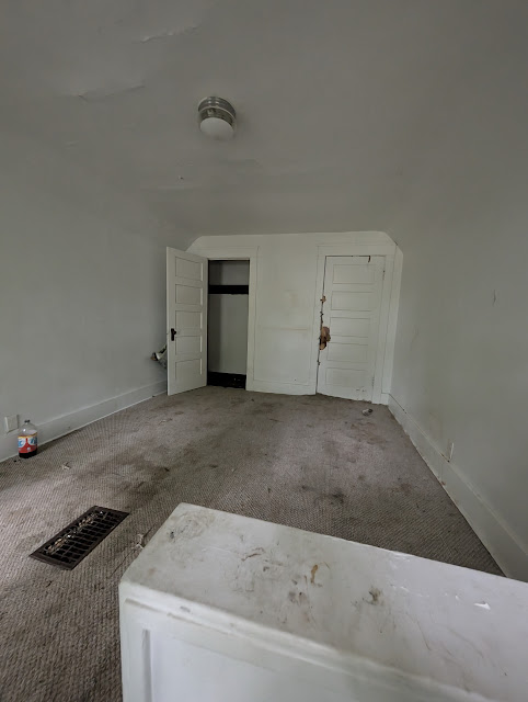 2113 W Howett St: photo 15