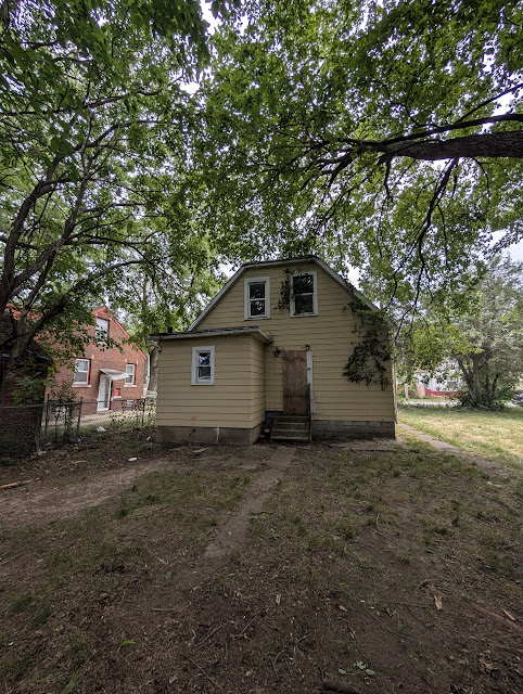 2113 W Howett St: photo 4