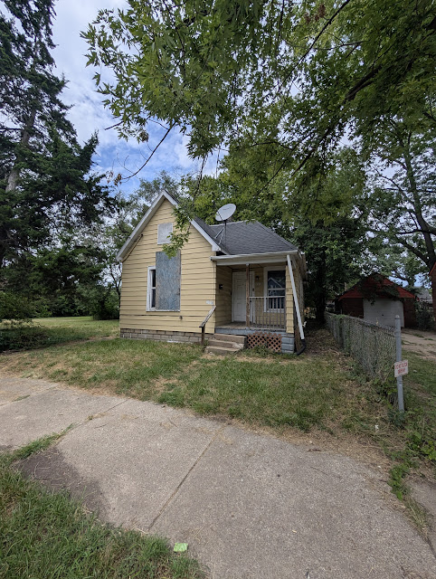 2113 W Howett St: photo 25
