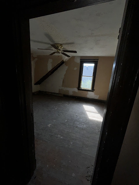 2209 Edwards St: photo 17