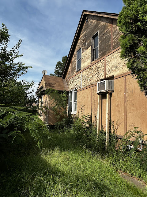 2209 Edwards St: photo 4