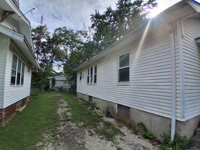 765 W Division St: photo 26