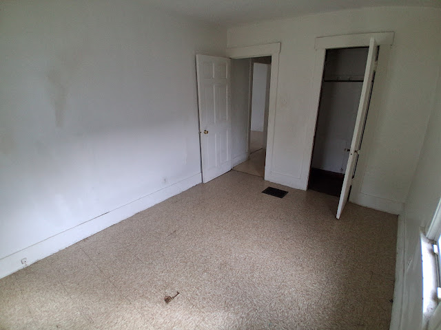 765 W Division St: photo 18