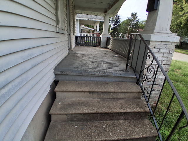 765 W Division St: photo 6