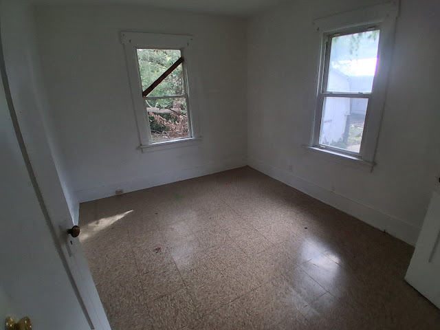 765 W Division St: photo 16