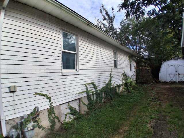 765 W Division St: photo 4