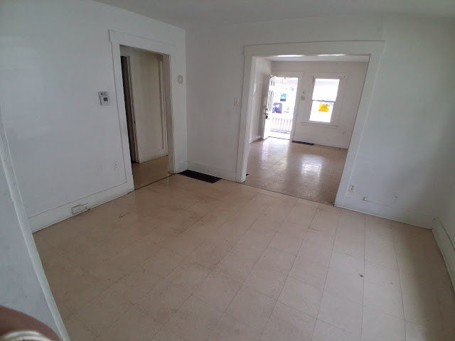 765 W Division St: photo 11