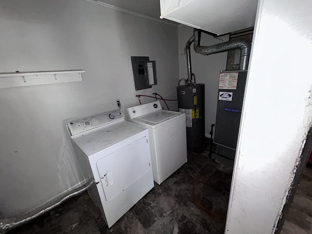 933 Elmhurst Ave: photo 7