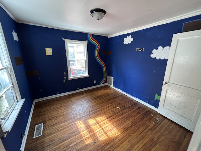 933 Elmhurst Ave: photo 4