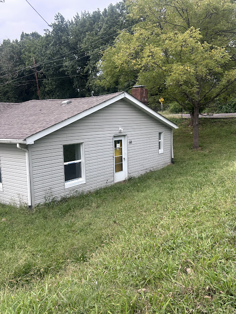 66 Franklin Ave: photo 2