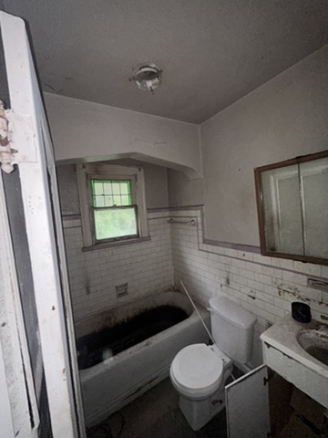 5811 Saloma Ave: photo 17