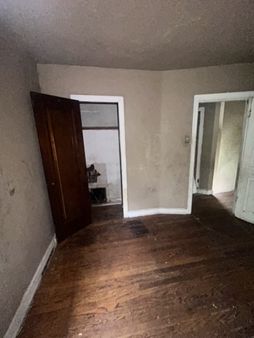 5811 Saloma Ave: photo 10