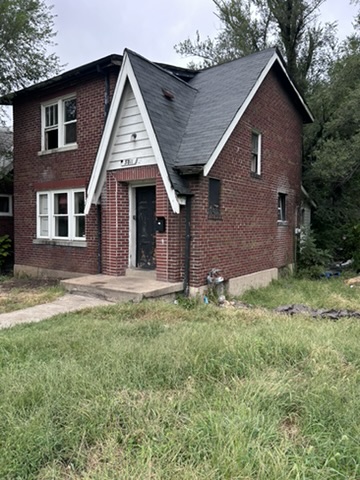 5811 Saloma Ave: main photo