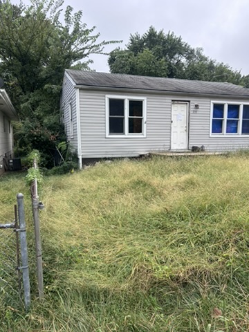 238 Connolly Dr: photo 2