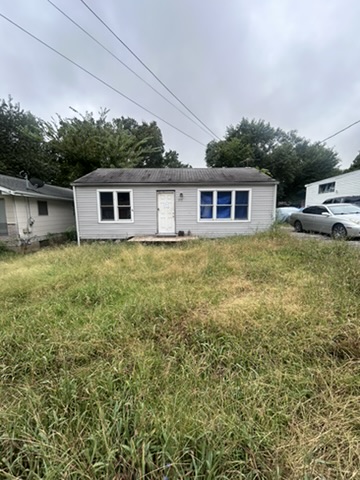 238 Connolly Dr: main photo